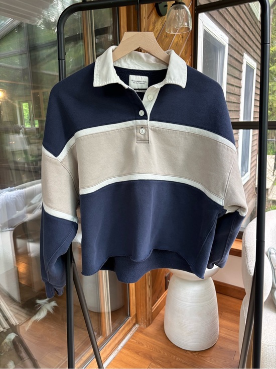 Abercrombie & Fitch Tops - Abercrombie & Fitch Navy and Cream Colorblock Rugby Sweatshirt